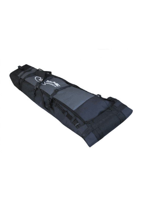 Snowboard bag with wheels